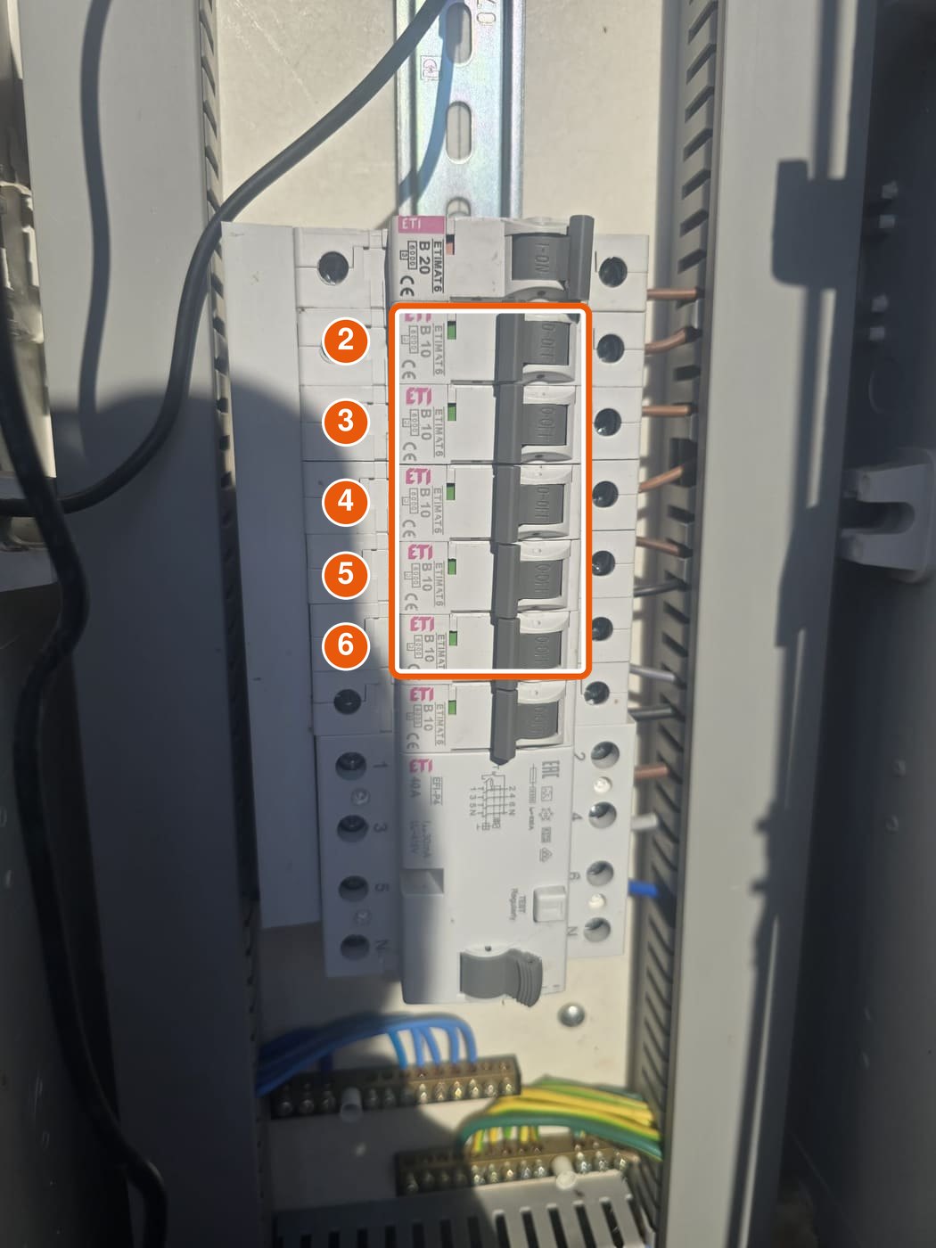Panel s prekidačima za reflektore